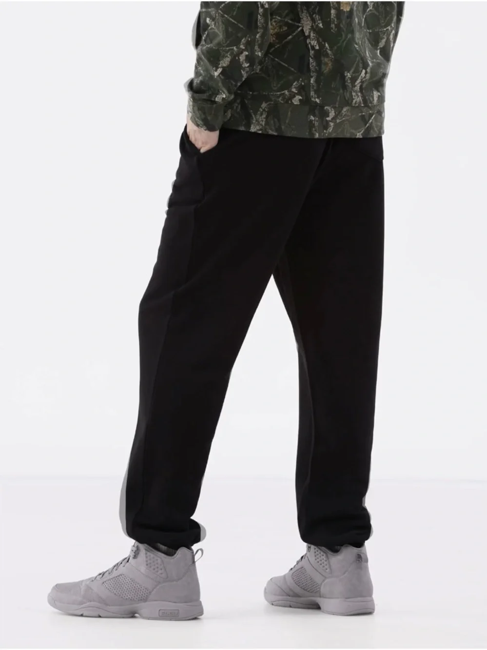 NWT - Soft Fleece Jogger Pants, 30